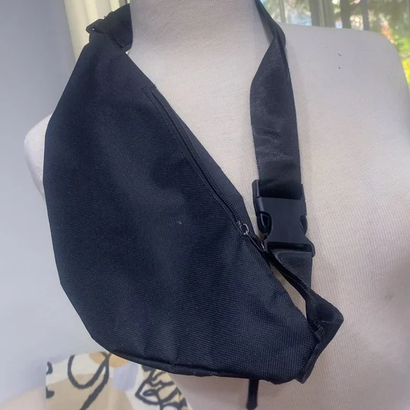 FANNYPACK 4X $20 - Picture 4 of 5